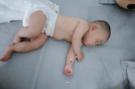 湖州几个月宝宝会抬头